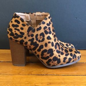 LEOPARD BOOTS